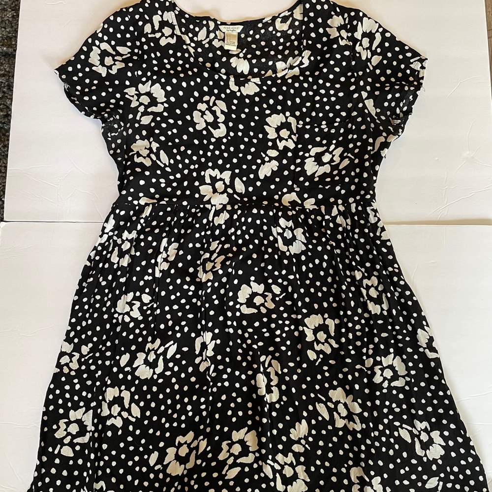 Forever 21 Black Floral Dress